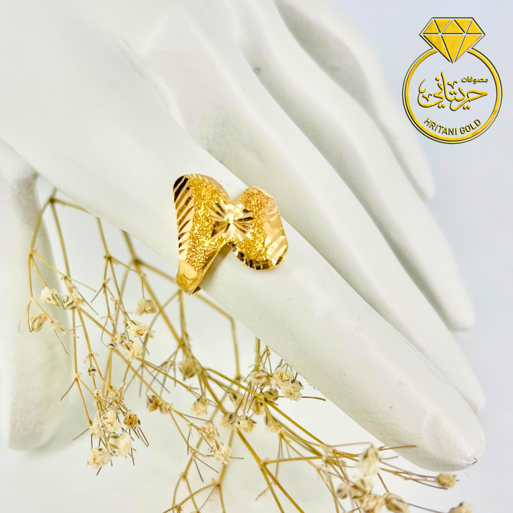 038 Gold ring